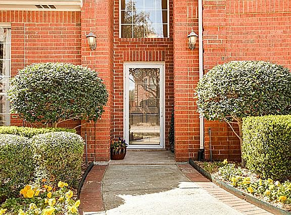 2nd image of 3709 Maywood Ct