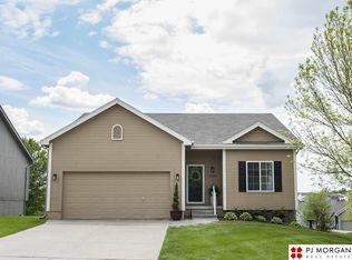 19039 Jacobs St, Omaha, NE 68135