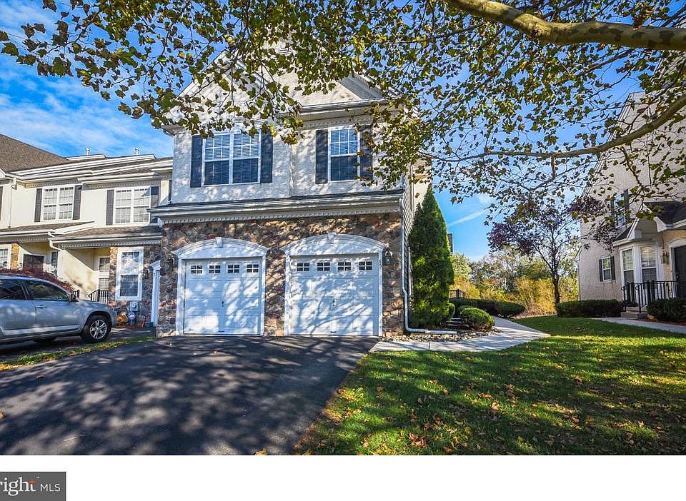 1st image of 65 Brecknock Ct
