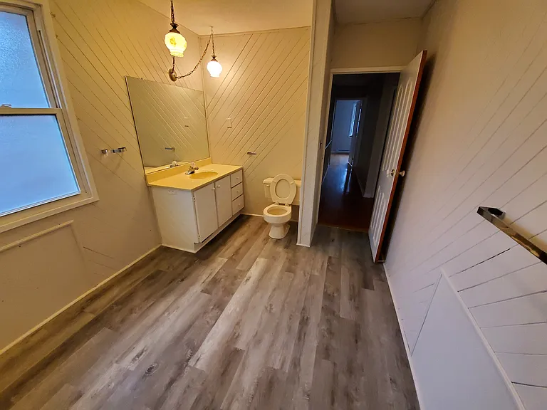462 Victoria St #2 — Photo 15