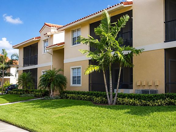 2nd image of 1239 SW 46th Ave APT 904