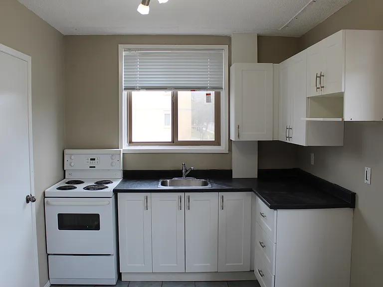 2513 7th St E — Photo 13