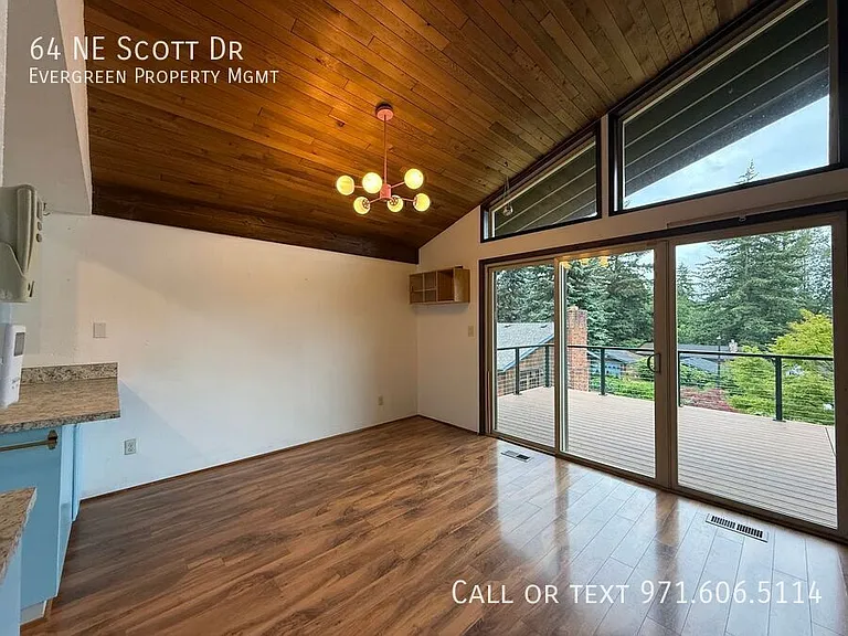 64 NE Scott Dr — Photo 13