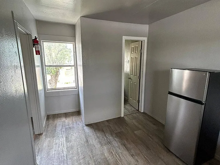 613 N Eye St #13 — Photo 6