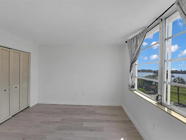301 Croton Ave #302 — Photo 20
