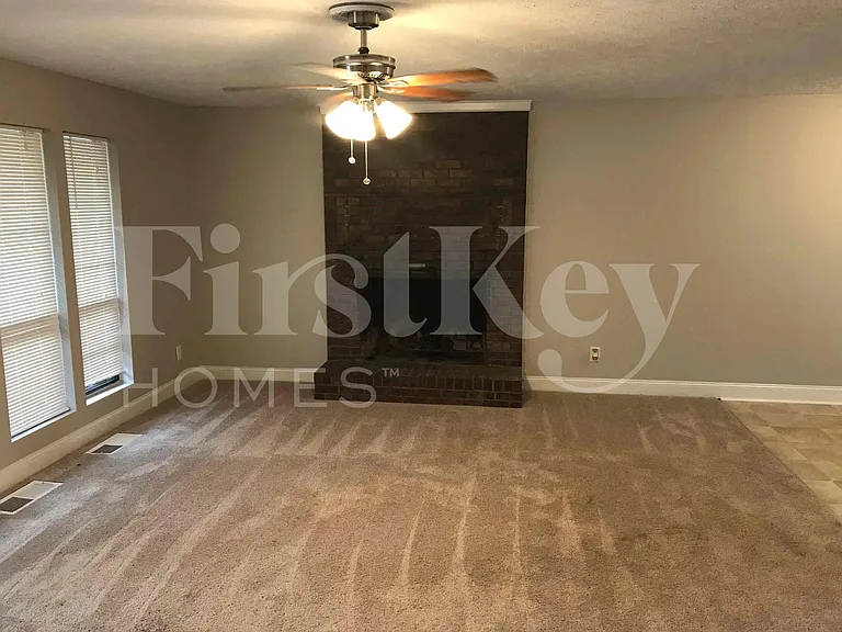 103 Walnut Way — Photo 3
