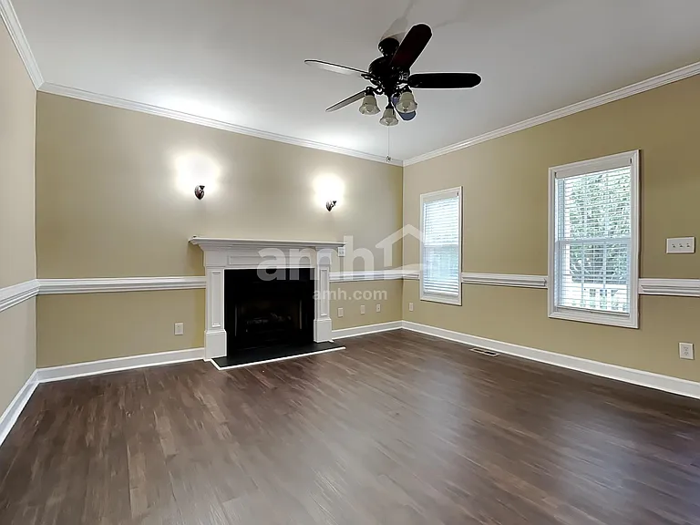 7904 Willow Croft Dr — Photo 9