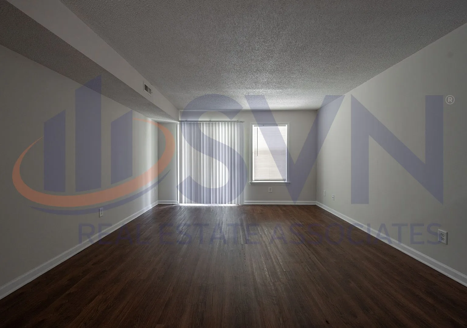221 Schultz Street 2BR/2.5BA Townhome in Chapel Hill Water Included! — Photo 4