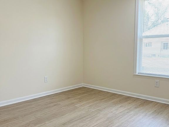 5th image of 2521 Mobilaire Dr