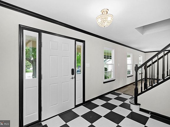 5th image of 37743 Sutton Dr