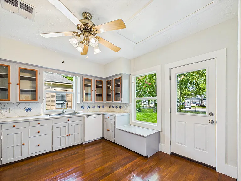 314 W Sidnor St — Photo 8