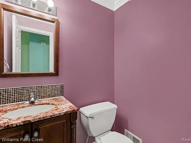 44820 Yorkshire Dr — Photo 15