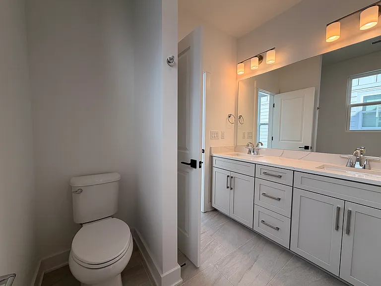 1344 Hamilton St — Photo 18