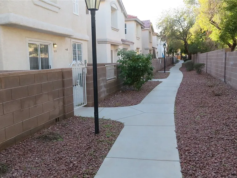 3014 Sunrise Bay Ave — Photo 3