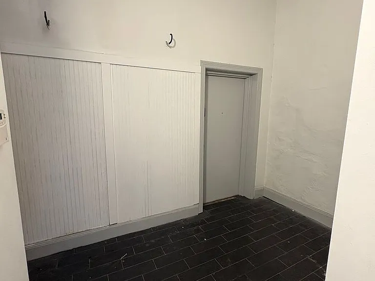 110 W Summit Hill Dr — Photo 24