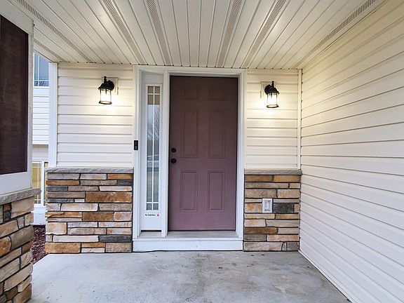 2nd image of 4368 Eakern Cir NE