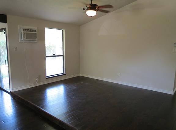 2nd image of 4549 Ringgold Ln