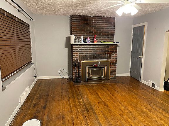 4th image of 928 Lafayette Ave