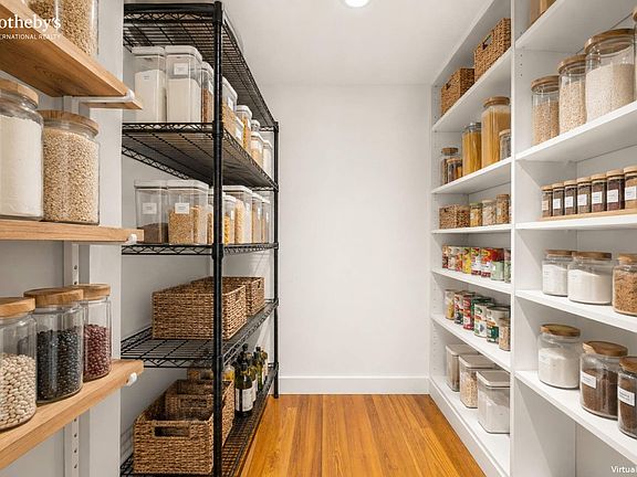 5th image of 426 W 22nd St