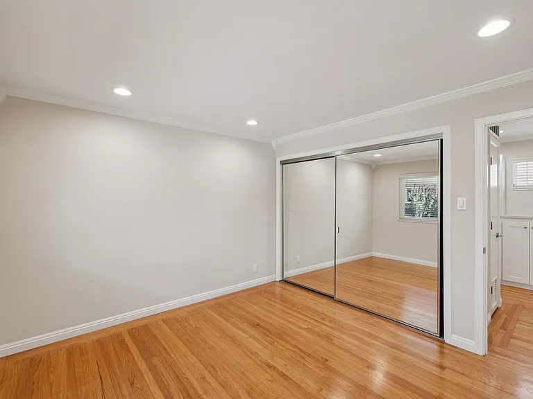 Luxury Apartment Available in gated Community downtown Palo Alto! — Photo 18