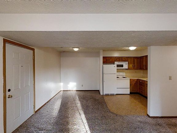 3rd image of 305 N Salisbury St #13