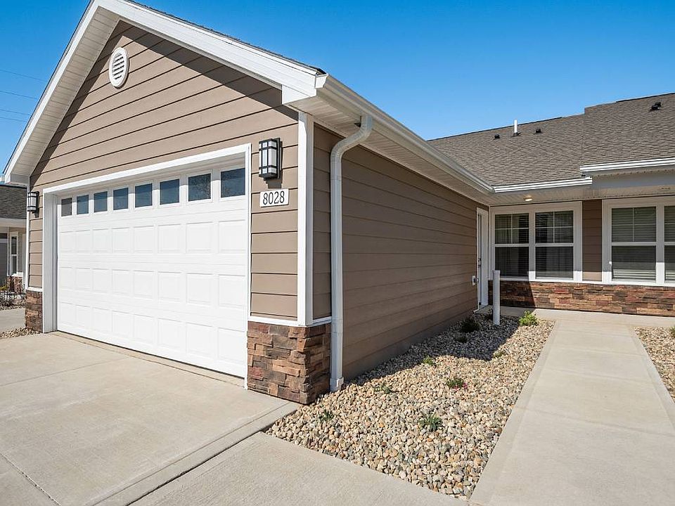 Apartments with Attached Garages