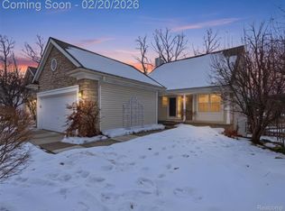 6573 Summit Rdg, Clarkston, MI 48346