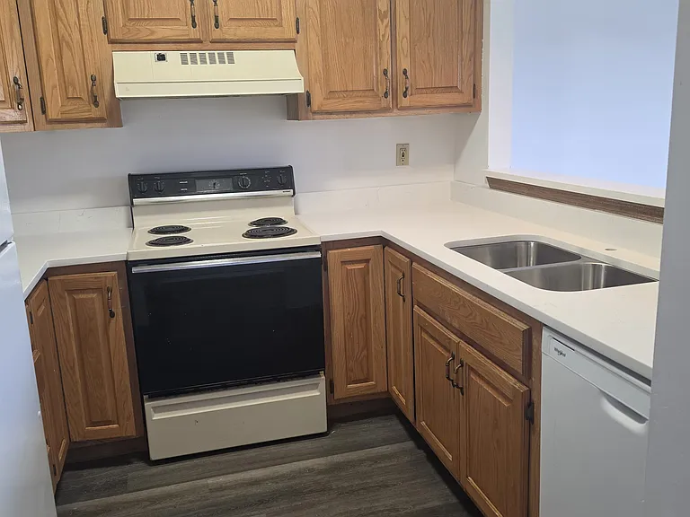 440 Plum Creek Ct #2 — Photo 4