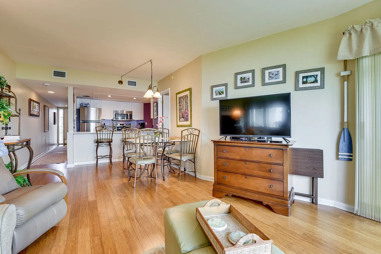 2 bed, 2.0 bath, 990 sqft, $14,095 — Photo 3