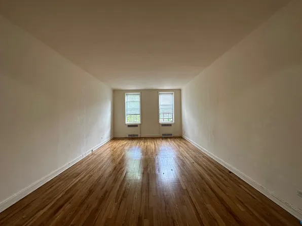 83-14 Lefferts Boulevard image 1 of 8