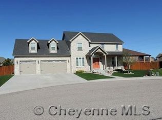 7528 Robin Dr, Cheyenne, WY 82009