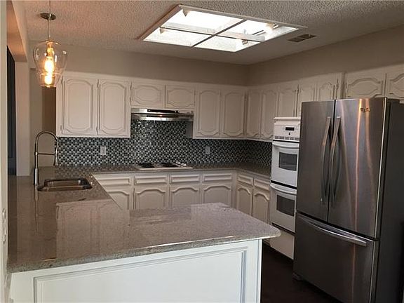 4th image of 3101 Parkhaven Dr
