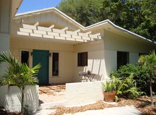 915 Tides Rd, Vero Beach, FL 32963