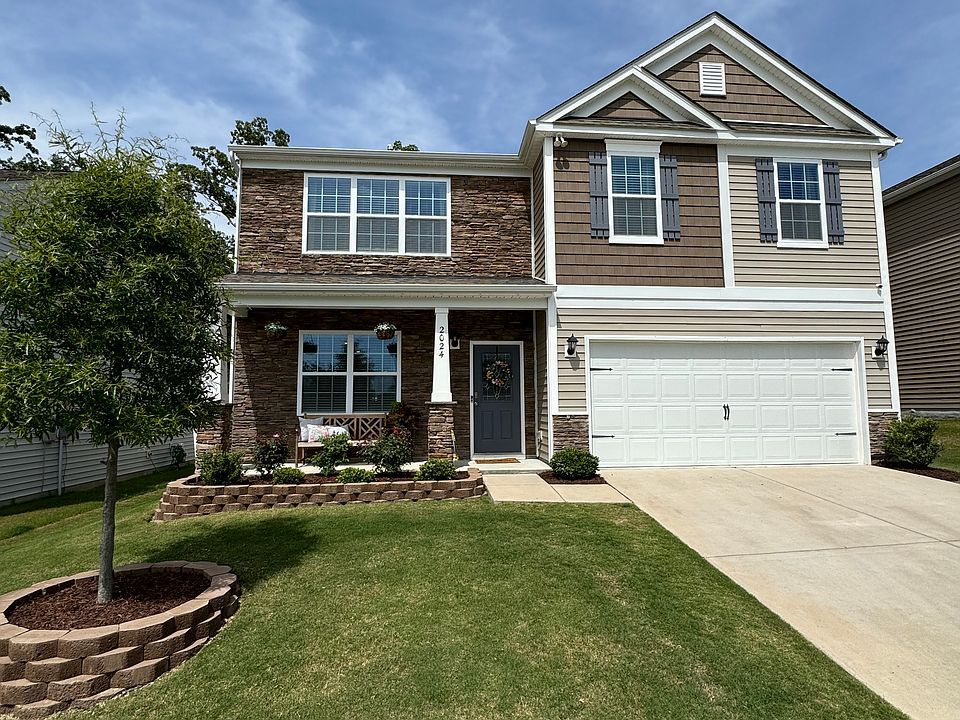 Professionally maintained landscaping