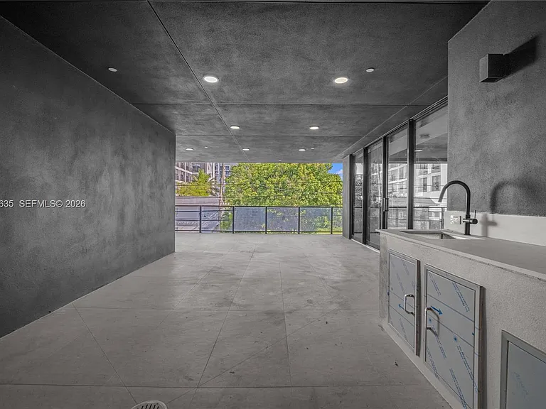91 NW 27th St #101 — Photo 20