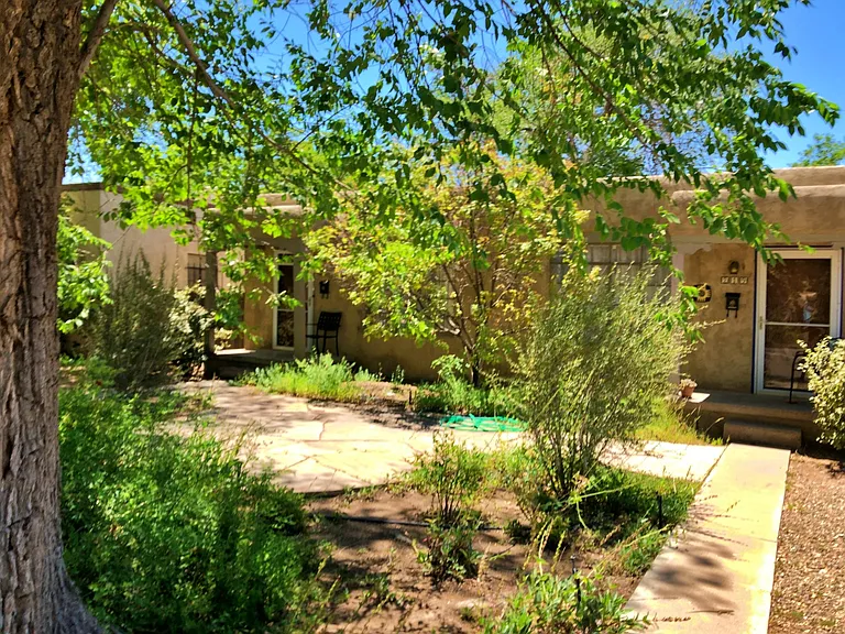 219 Solano Dr NE #1 — Photo 3