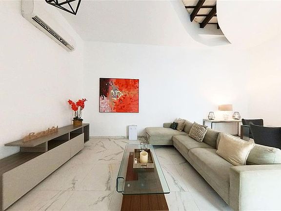 3rd image of 314 FORTALEZA STREET