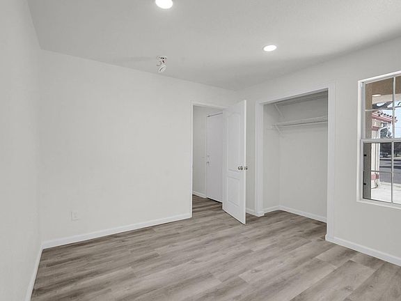 4th image of 1019 Carrie St