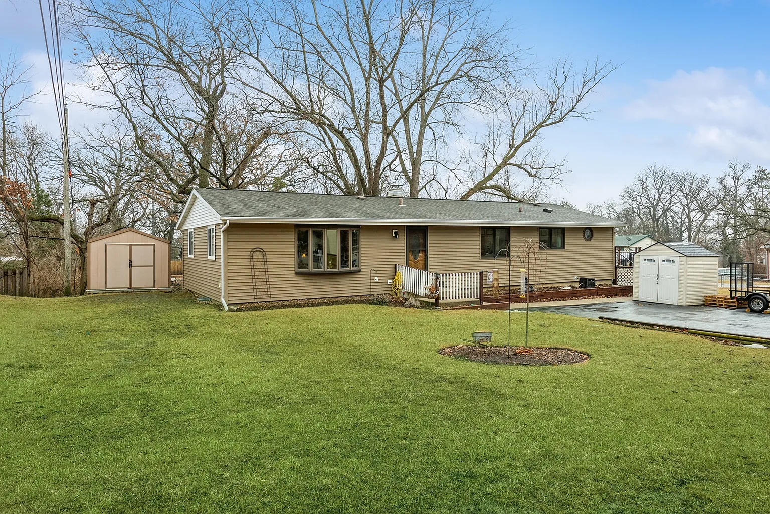 3312 W Meadow Ln photo 1