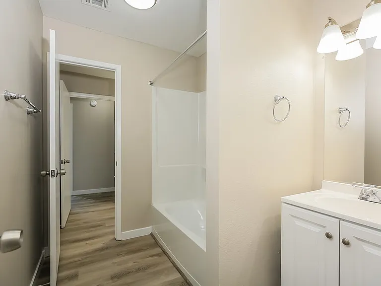 8240 Stapleton Ave — Photo 14