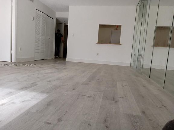 2nd image of 16751 NE 9th Ave APT 211
