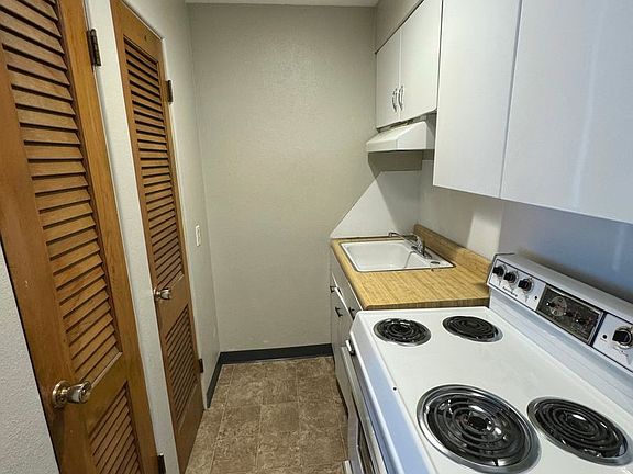 3rd image of 818 Themis St APT 201