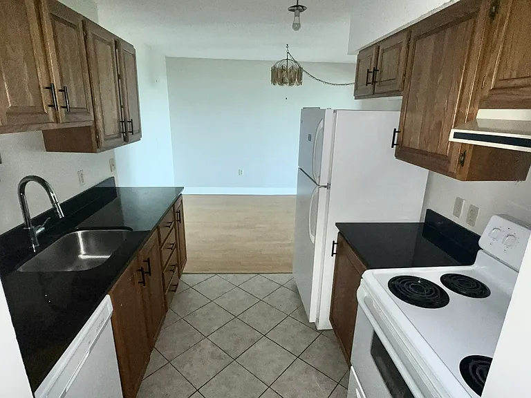 290 Main Ave — Photo 8