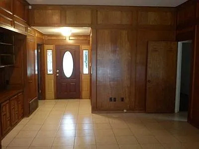 4 bed, 2024 sqft, $2,800 — Photo 2