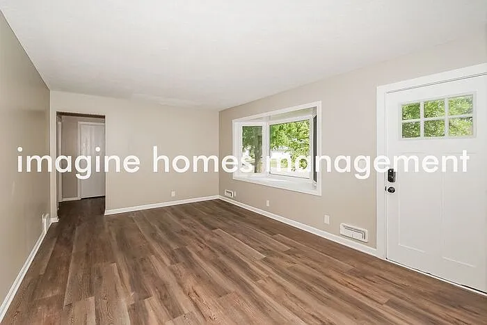 3 bed, 2.0 bath, 1574 sqft, $2,879 — Photo 2