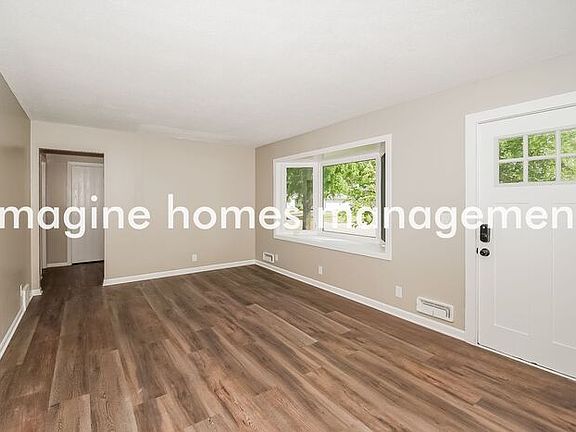 2nd image of 929 Oriole Dr