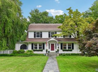 329 Prospect St, Ridgewood, NJ 07450