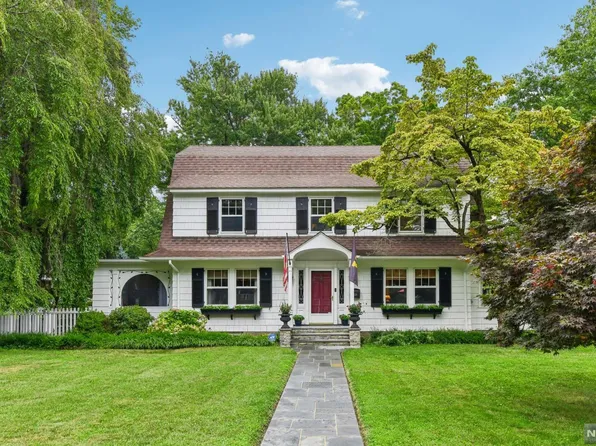 329 Prospect St, Ridgewood, NJ 07450