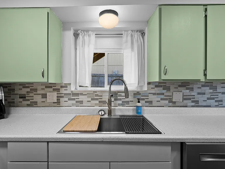 300 E 45th Ave #3 — Photo 14