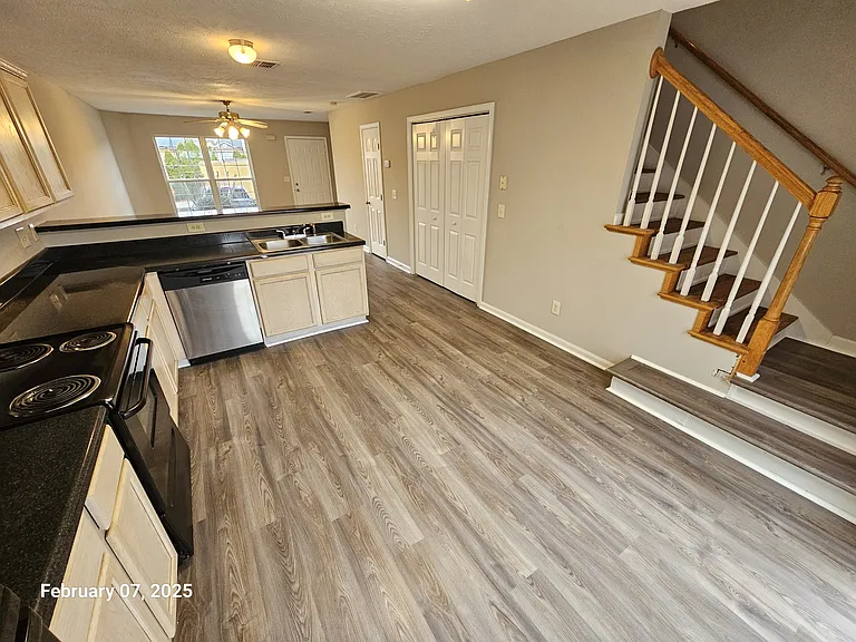 303 Stewarts Landing Cir — Photo 4